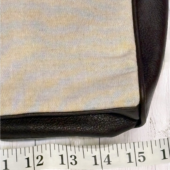 COPY - John Varvatos Duffel Weekend Bag Luggage Carry On Canvas Tote Shoulder S… - Picture 6 of 13